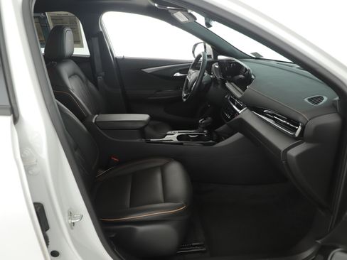 Used 2025 Buick Envista Avenir image 16