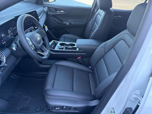 New 2026 Chevrolet Equinox LT w/ Convenience Package II image 9