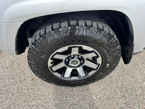 Used 2023 Toyota 4Runner TRD Off-Road Premium w/ Moonroof Package AWD/4WD image 28