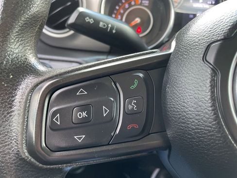 Used 2022 Jeep Gladiator Sport image 17