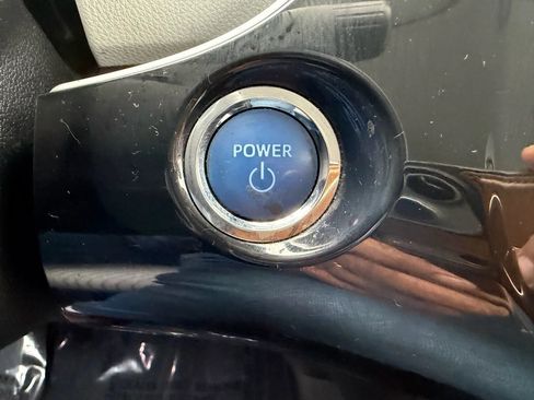 Used 2017 Toyota Prius Two image 52