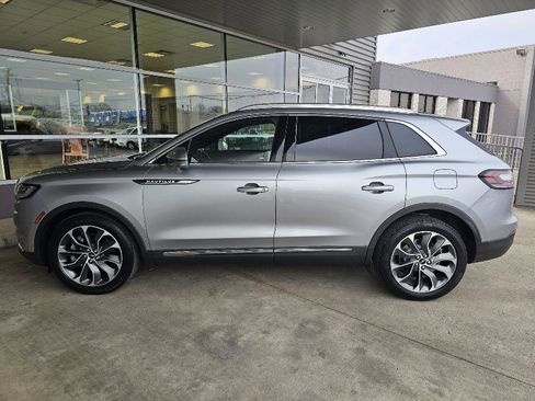 Used 2022 Lincoln Nautilus Reserve image 2