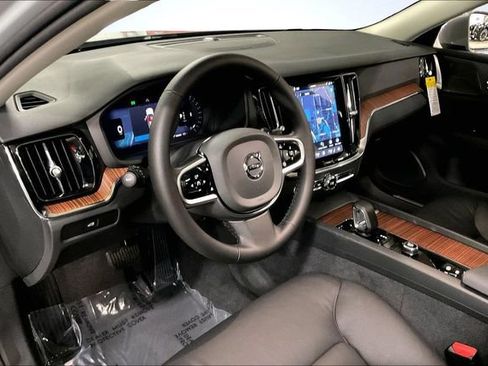 New 2026 Volvo V60 B5 Cross Country Plus w/ Climate Package AWD/4WD image 8