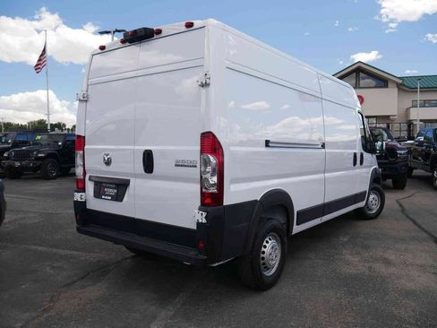 Used 2024 RAM ProMaster 2500 w/ Convenience Group FWD image 9