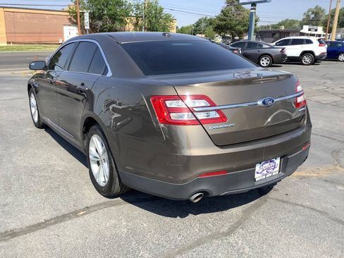 Used 2016 Ford Taurus SE FWD image 14