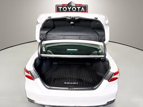 Used 2020 Toyota Camry LE FWD image 22