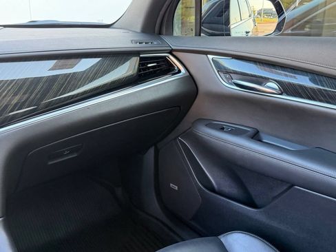 Used 2021 Cadillac XT6 Premium Luxury FWD image 29