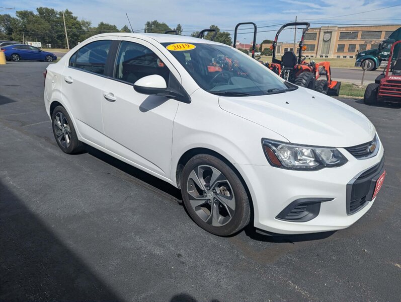 Used 2019 Chevrolet Sonic Premier FWD image 4