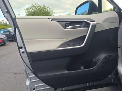 Certified 2025 Toyota RAV4 XLE image 21