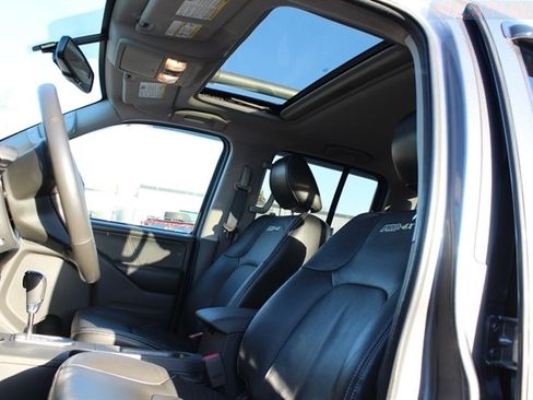 Used 2020 Nissan Frontier PRO-4X w/ Pro-4x Utility Package image 10