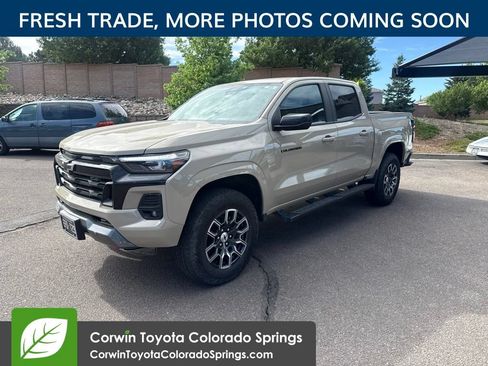 Used 2023 Chevrolet Colorado Z71 w/ Z71 Convenience Package 2 AWD/4WD image 3