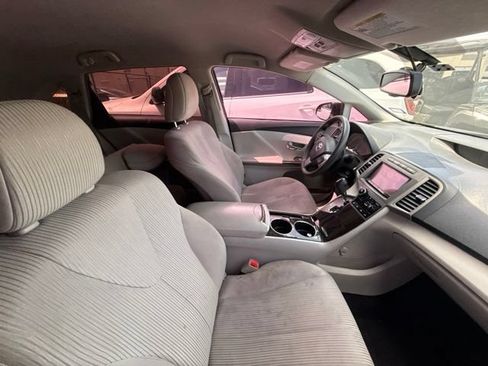 Used 2014 Toyota Venza LE FWD image 5