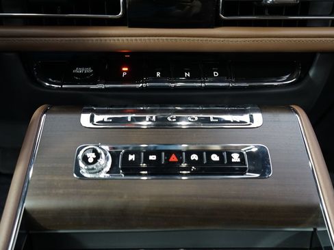New 2026 Lincoln Aviator Reserve w/ Jet Appearance Package AWD/4WD image 30