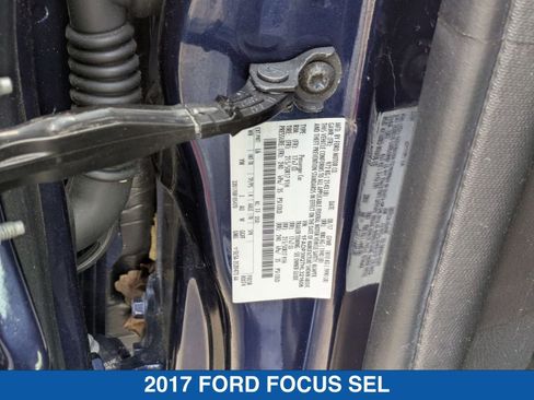 Used 2017 Ford Focus SEL w/ Cold Weather Package image 38