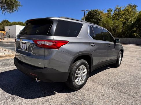 Used 2020 Chevrolet Traverse LT FWD image 9
