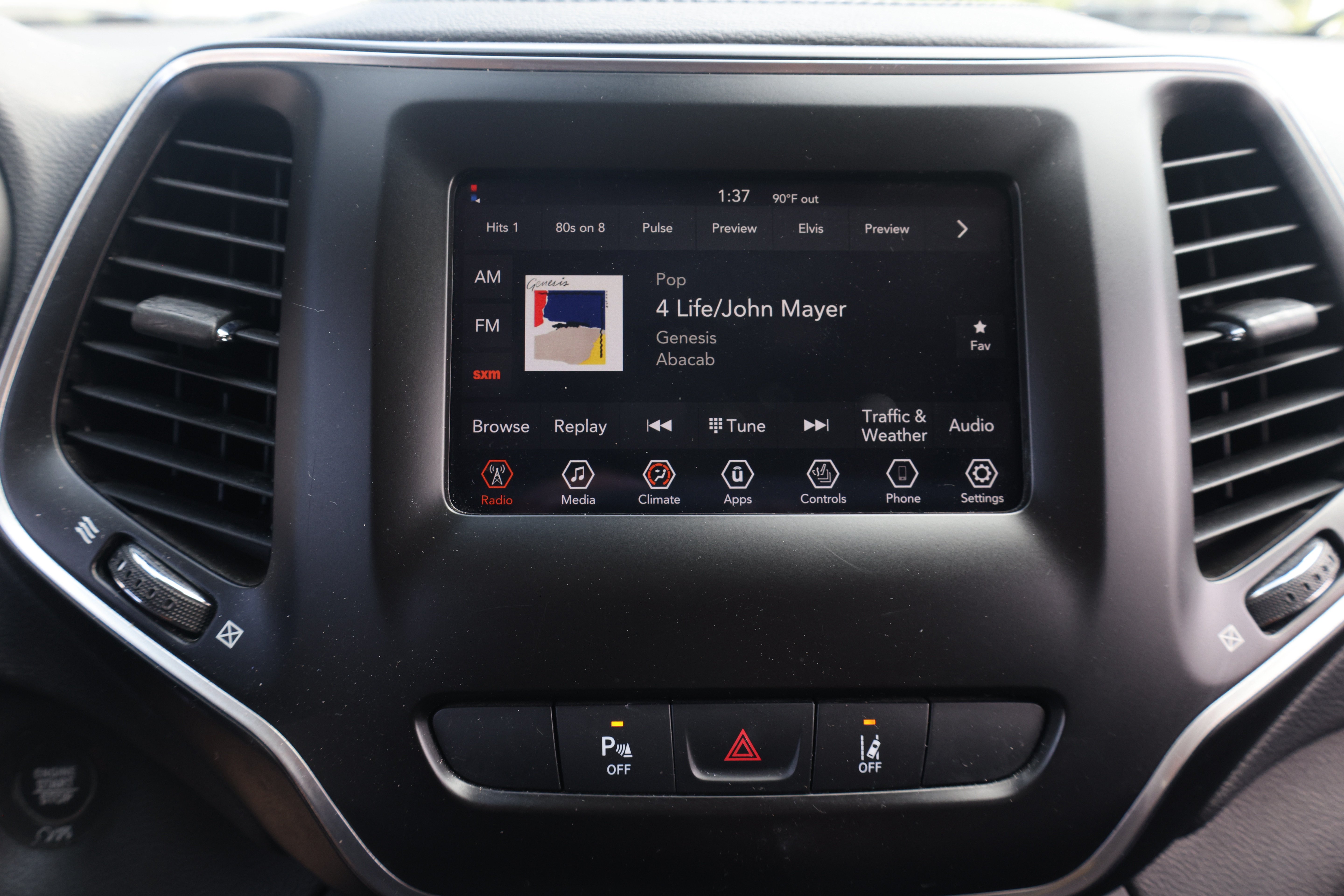 Used 2021 Jeep Cherokee Latitude Plus w/ Sun & Sound Group AWD/4WD image 27