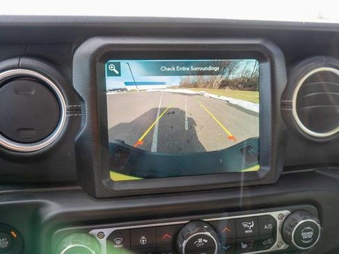 Used 2023 Jeep Gladiator Overland w/ Popular Equipment Package AWD/4WD image 26