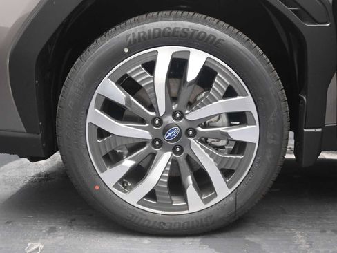 Used 2025 Subaru Forester Touring AWD/4WD image 25
