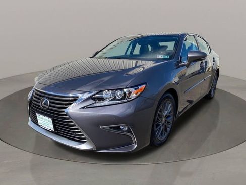Used 2018 Lexus ES 350 w/ Navigation System Package image 2
