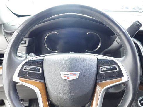 Used 2018 Cadillac Escalade Luxury AWD/4WD image 27
