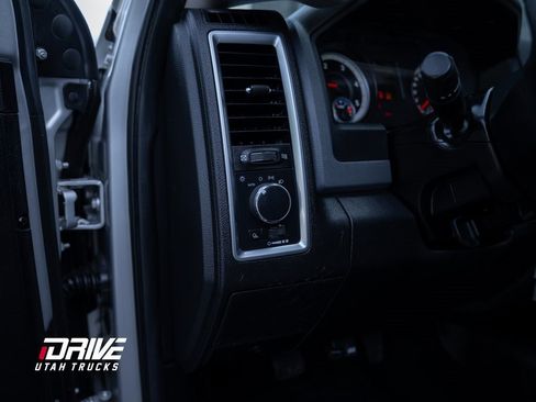 Used 2014 RAM 2500 SLT w/ Cold Weather Group image 30