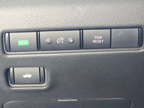 New 2025 Nissan Sentra SR w/ SR Premium Package image 18