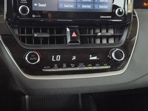 Used 2022 Toyota Corolla LE FWD image 12