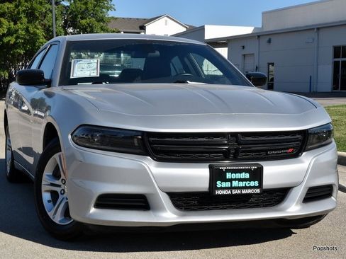 Used 2023 Dodge Charger SXT image 2