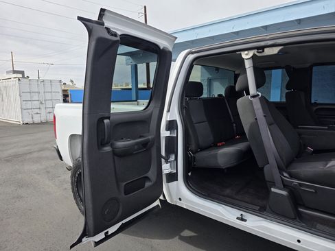 Used 2011 Chevrolet Silverado 1500 LS image 16