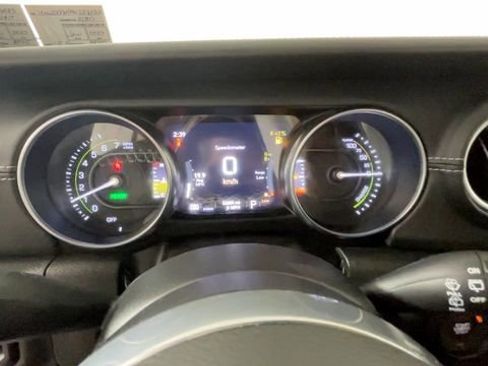 Used 2023 Jeep Wrangler Unlimited Sahara w/ Cold Weather Group AWD/4WD image 23
