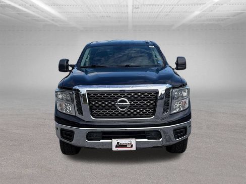 Used 2018 Nissan Titan SV w/ SV Convenience Package AWD/4WD image 9