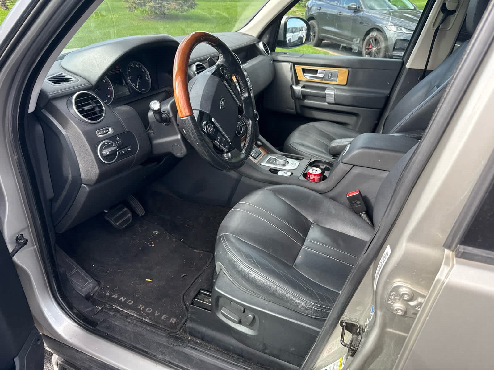 Used 2016 Land Rover LR4 AWD/4WD image 10