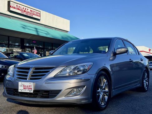 Used 2013 Hyundai Genesis 3.8 w/ Premium Pkg RWD image 1