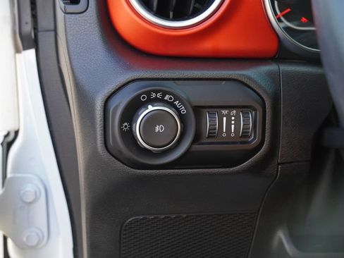 Used 2021 Jeep Wrangler Unlimited Rubicon AWD/4WD image 20