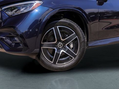 Used 2024 Mercedes-Benz GLC 300 4MATIC image 4