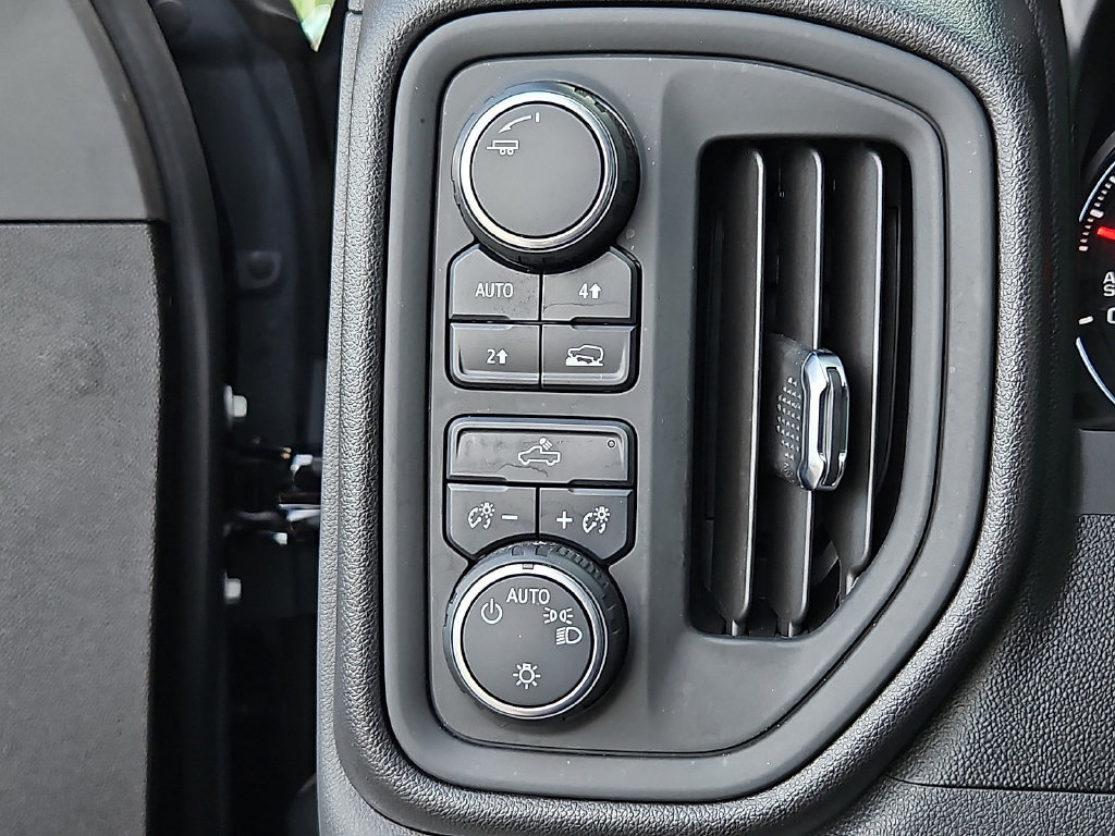 Used 2021 Chevrolet Silverado 1500 Custom AWD/4WD image 22