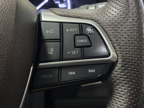 Used 2022 Toyota Sienna Platinum image 36