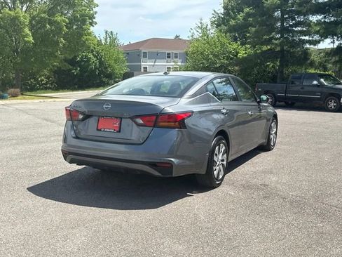 Used 2025 Nissan Altima 2.5 S FWD image 4