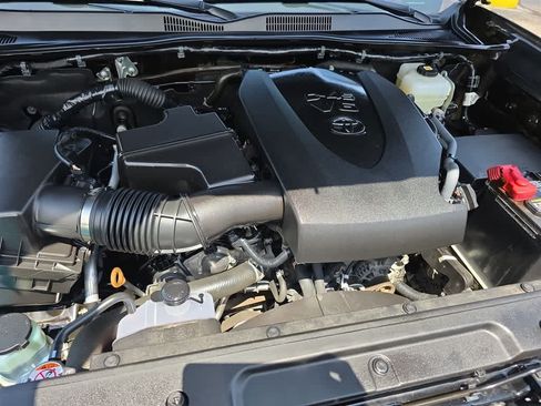 Used 2023 Toyota Tacoma TRD Off-Road AWD/4WD image 30