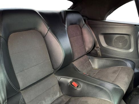 Used 2019 Ford Mustang GT Premium w/ Carbon Sport Interior Package image 18