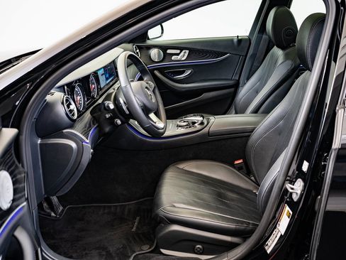 Used 2018 Mercedes-Benz E 400 4MATIC Sedan image 20