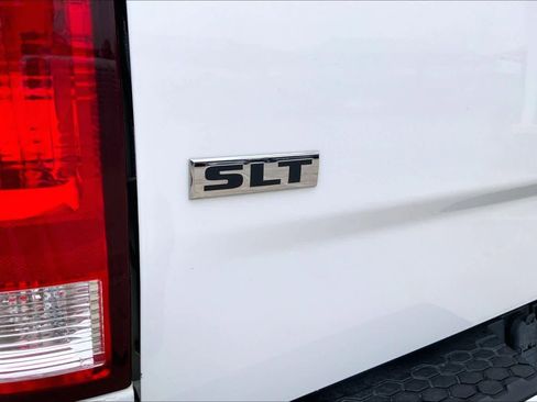 Used 2018 RAM 1500 Classic SLT image 28