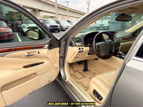 Used 2016 Lexus LS 460 w/ Comfort Package RWD image 21