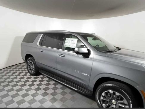 New 2026 Chevrolet Suburban LT w/ Comfort Package image 4