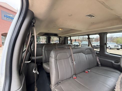 Used 2023 GMC Savana 3500 LS image 17