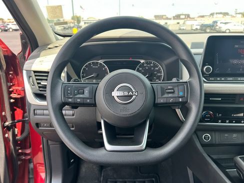 Used 2023 Nissan Rogue SV AWD/4WD image 19