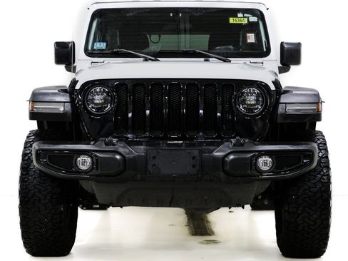 Used 2023 Jeep Wrangler Willys image 2