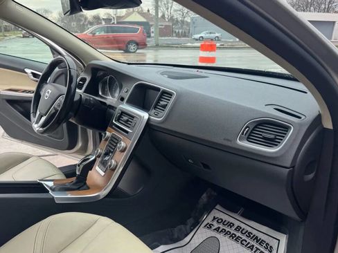 Used 2016 Volvo S60 T5 Inscription Platinum w/ Climate Package image 26