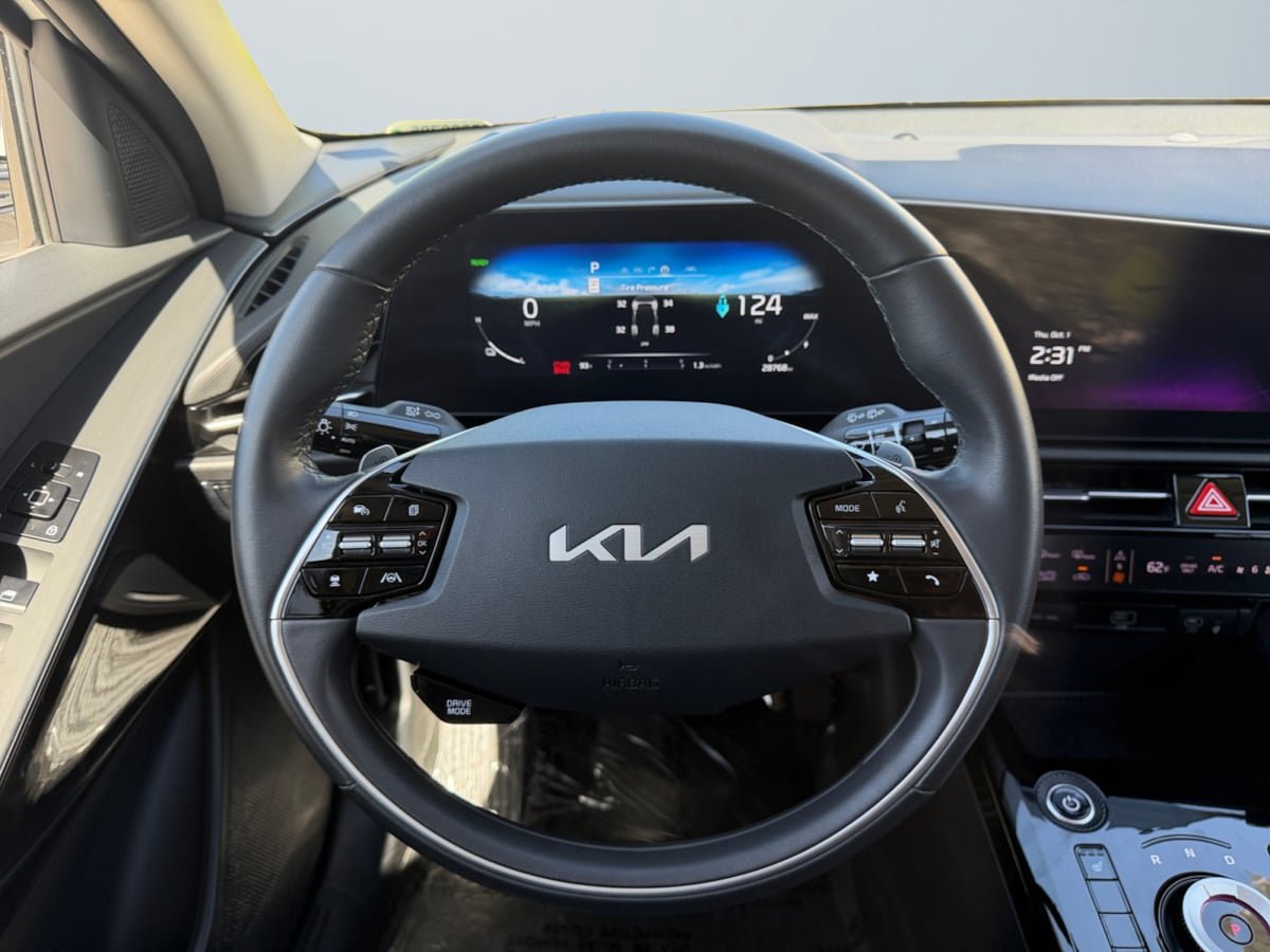 Used 2023 Kia Niro Wind FWD image 11