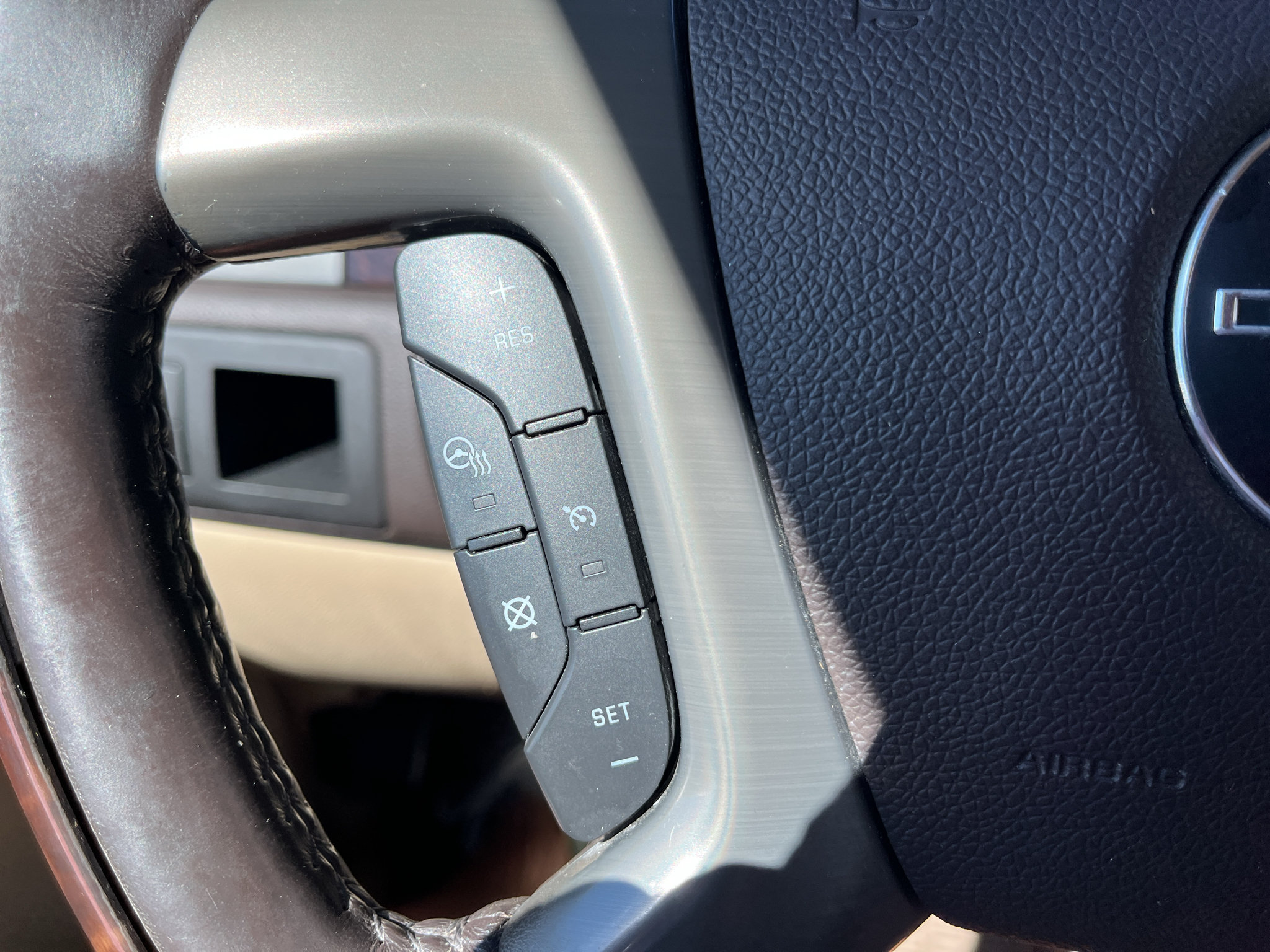 Used 2013 GMC Yukon XL Denali AWD/4WD image 18
